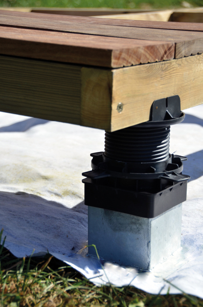 PLOT REGLABLE POUR PIEDS POTEAUX.600.jpg